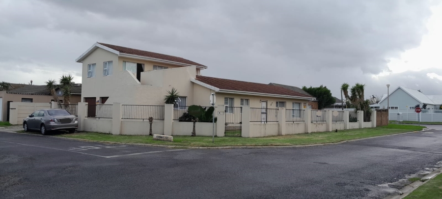 5 Bedroom Property for Sale in Onverwacht Western Cape